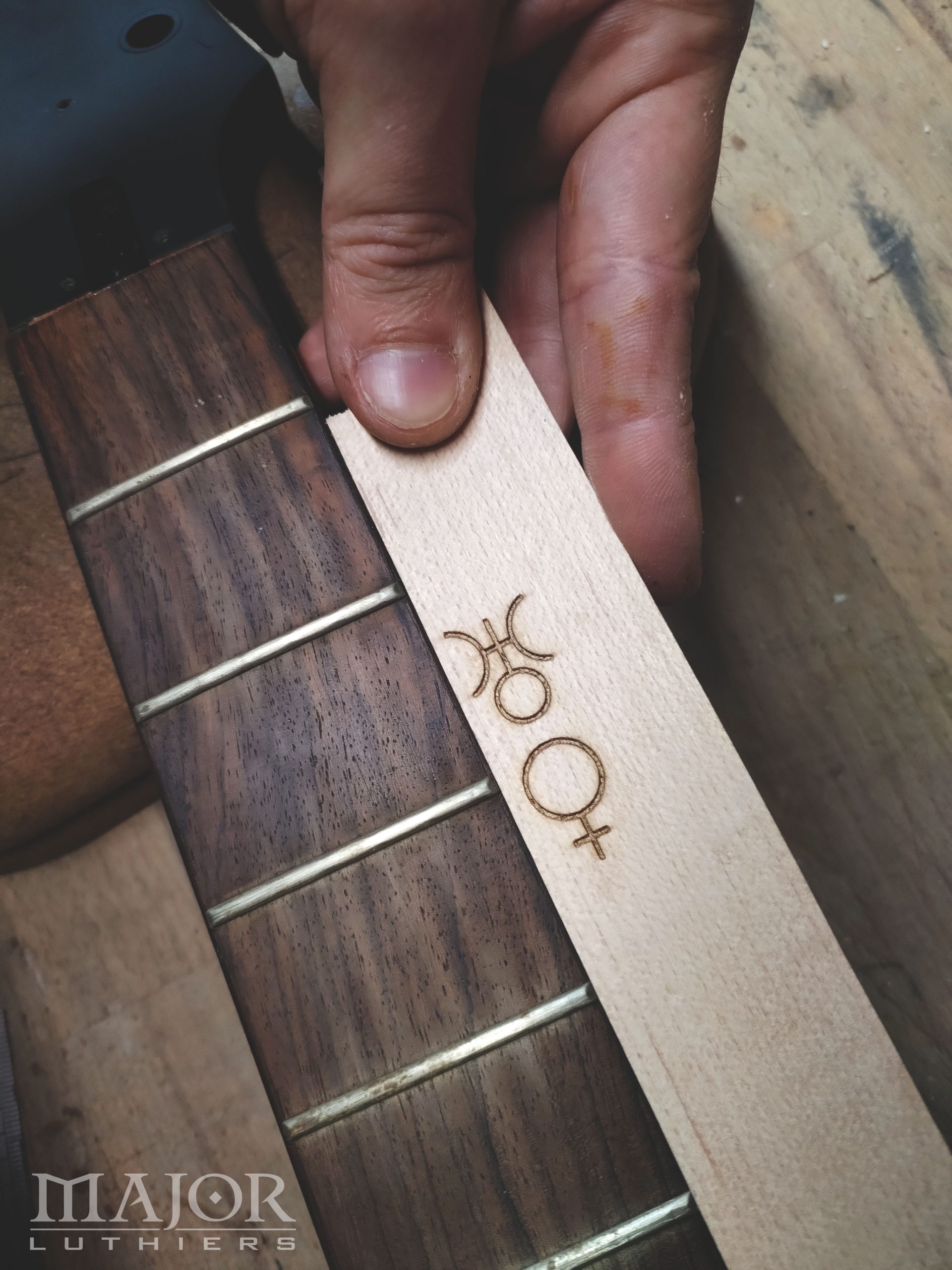 Personalização de guitarra elétrica — fotografia 1