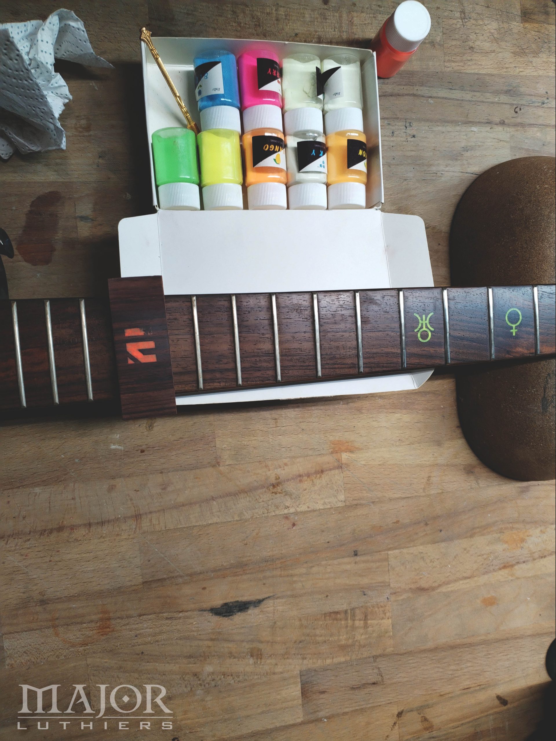 Personalização de guitarra elétrica — fotografia 2