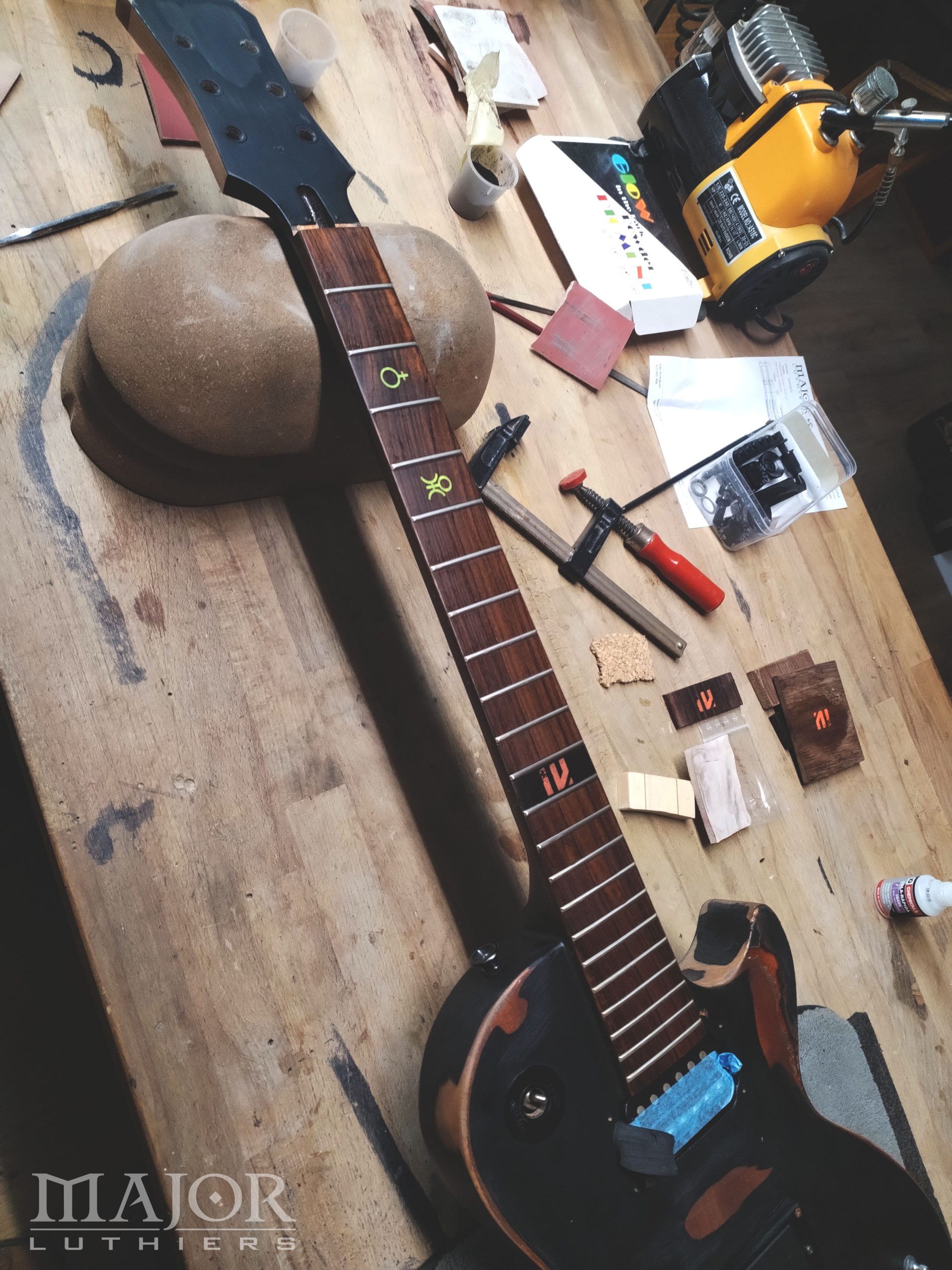 Personalização de guitarra elétrica — fotografia 3