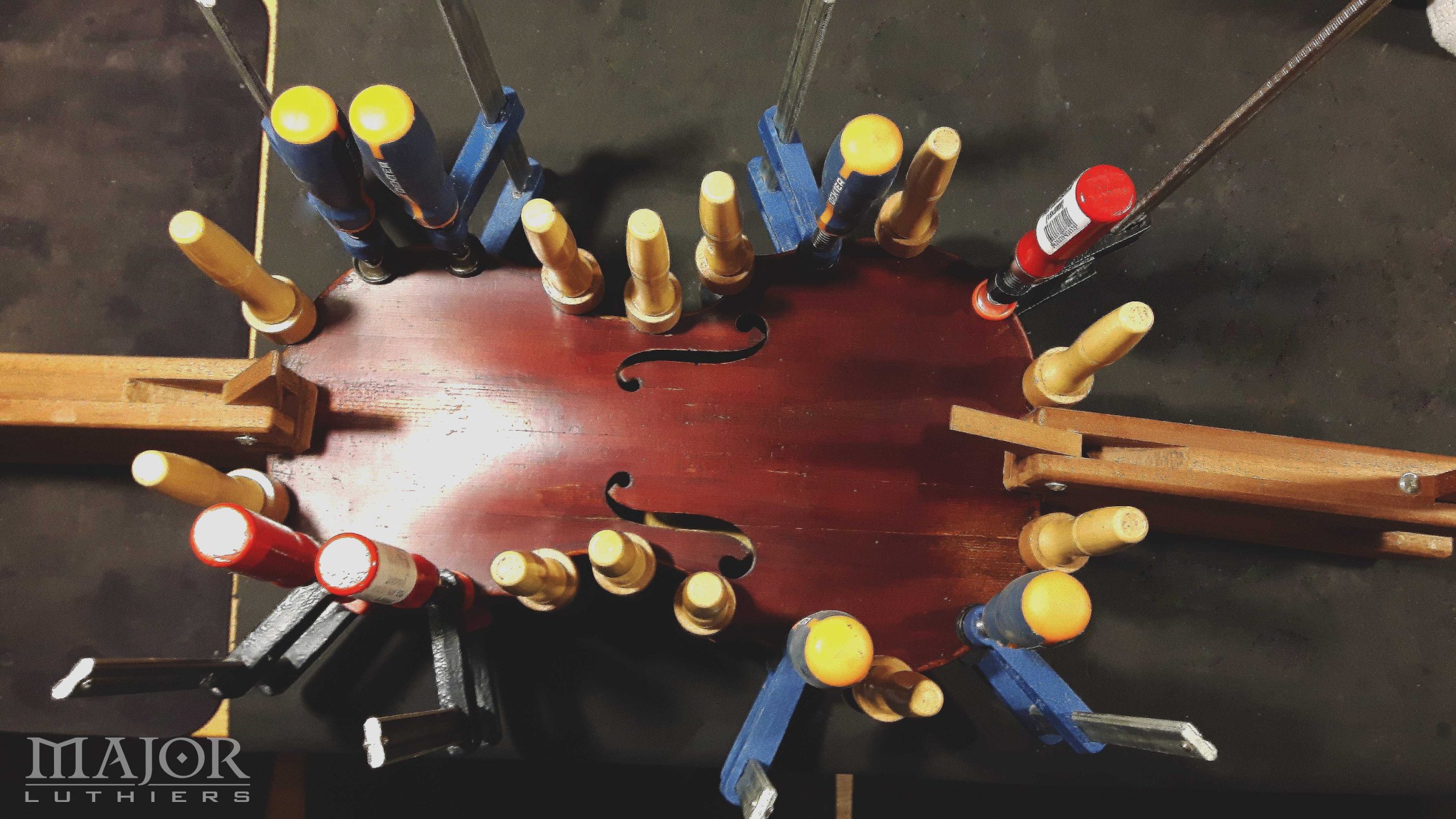 Restauro de violino — fotografia 3